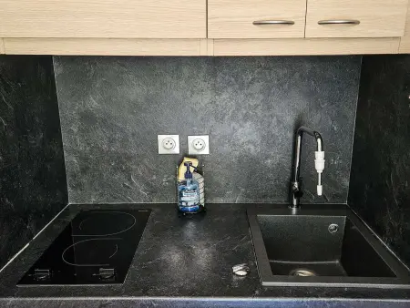 Appartement moderne et confortable au pied des pistes avec parking gratuit - Photo 4