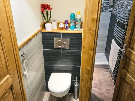 Appartement moderne et confortable au pied des pistes avec parking gratuit - Photo 6
