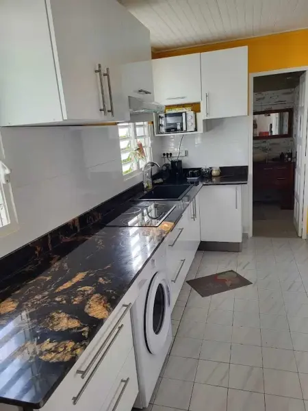 Appartement lumineux avec terrasse à Les Trois-Îlets - Photo 9