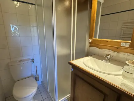 Appartement 5 pièces - Piscine et Spa, Capacité 8 pers. - Photo 12