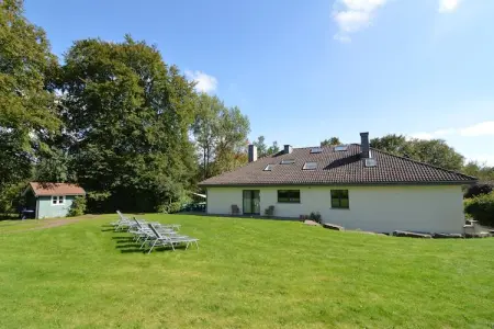 Le Jeu de L'Oie, Villa pittoresque près de la vue sur le lac - Photo 13