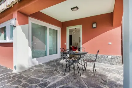 Varese Tre, Villa ensoleillée avec terrasse - Photo 4