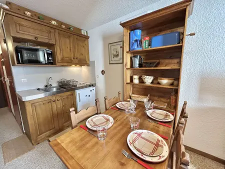 Studio calme avec parking, vue montagnes, Demi-Quartier - Photo 5