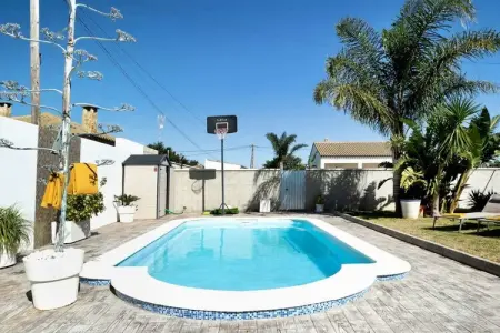 VillaÁlvaroPiscina, Villa accueillante avec piscine privée - Photo 1