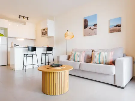 Appartement lumineux avec terrasse près de la plage - Photo 1