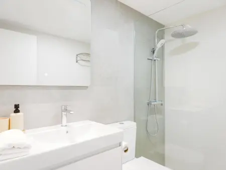 Appartement lumineux avec terrasse près de la plage - Photo 18