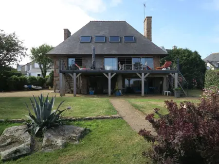 Maison pieds dans l'eau à Trébeurden avec jardin et terrasse - Photo 1