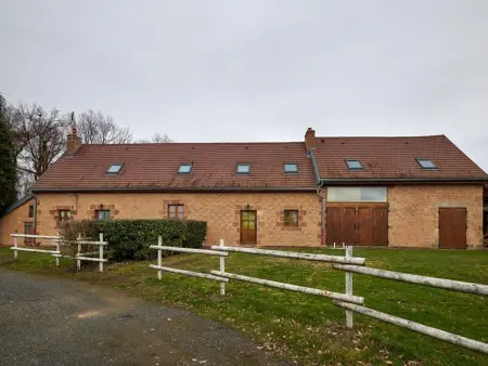 Gîte Rustique à Neuilly-le-Réal avec Animaux Acceptés - Photo 15