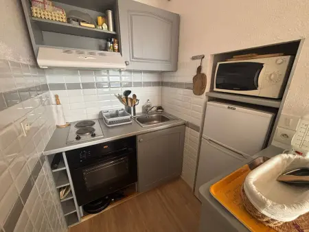 Appartement confortable avec terrasse au rez-de-chaussée - Photo 2