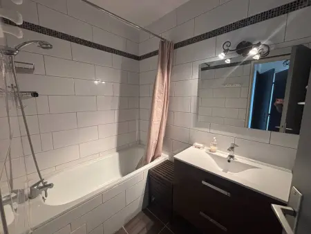 Appartement confortable avec terrasse au rez-de-chaussée - Photo 4