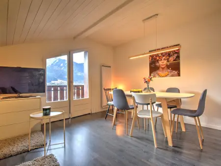 Appartement lumineux 2 pièces avec balcon et parking - Photo 2
