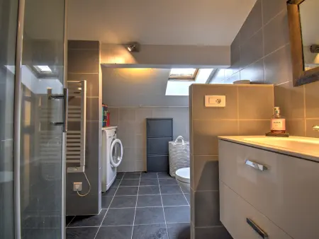 Appartement lumineux 2 pièces avec balcon et parking - Photo 7