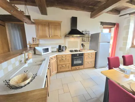 Charmante maison à Hautefort avec piscine privée, animaux admis - Photo 5
