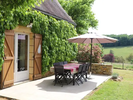Maison champêtre spacieuse avec jardin et terrasse - Photo 1