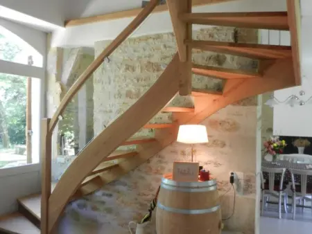 Maison champêtre spacieuse avec jardin et terrasse - Photo 2