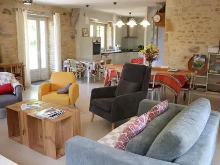 Maison champêtre spacieuse avec jardin et terrasse - Photo 7