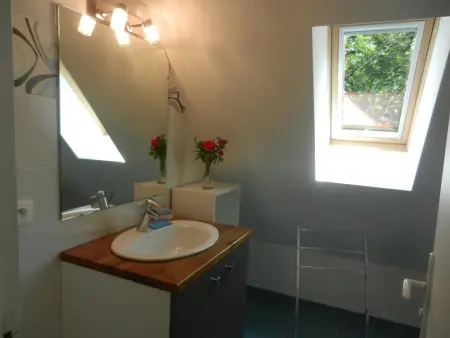 Maison champêtre spacieuse avec jardin et terrasse - Photo 16
