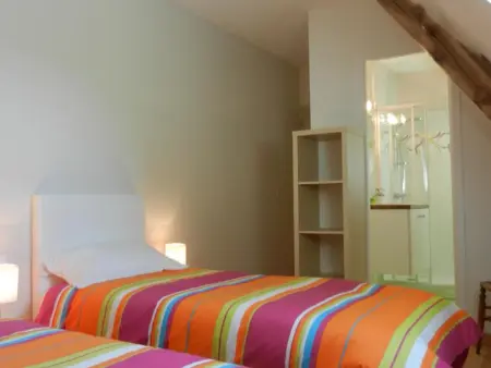 Maison champêtre spacieuse avec jardin et terrasse - Photo 17