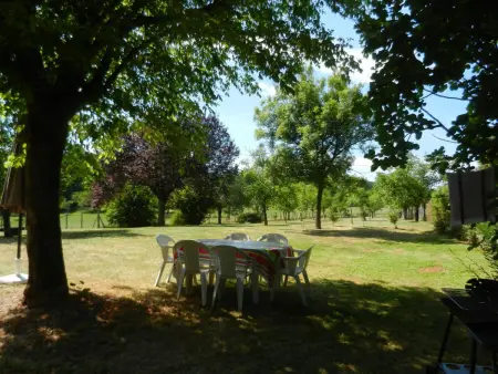 Maison champêtre spacieuse avec jardin et terrasse - Photo 24