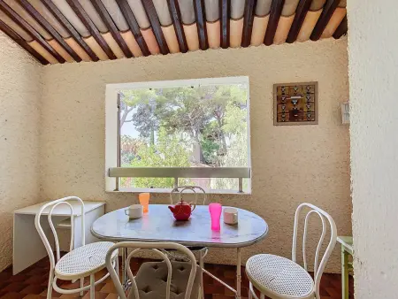 Studio à Saint-Cyr-sur-Mer avec terrasse et parking privé - Photo 2