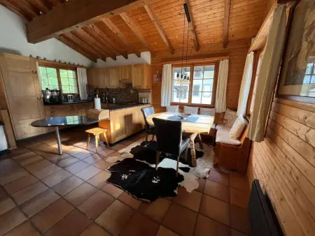 Chalet mit Seeblick, Jacuzzi, Sauna und Garten, Maison 7 personnes à Champex - Photo 2