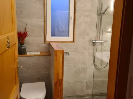 Chalet mit Seeblick, Jacuzzi, Sauna und Garten, Maison 7 personnes à Champex - Photo 33