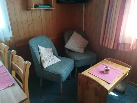 Chalet Böbs 4-Bettwohnung im Parterre, Appartement 4 personnes à Lauterbrunnen - Photo 4
