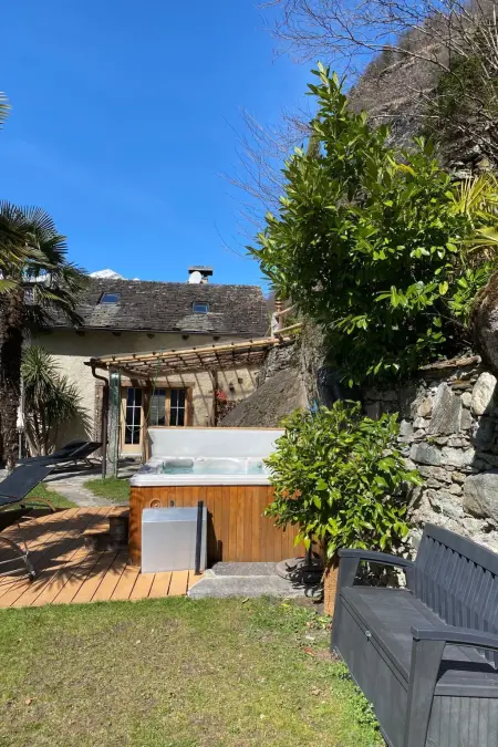 Top -Rustico mit Aussenwhirlpool beheizt und Sauna - Photo 1