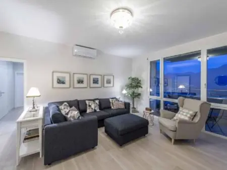 Elegante Penthouse-Wohnung mit Seeblick, Appartement 4 personnes à Lugano - Photo 12