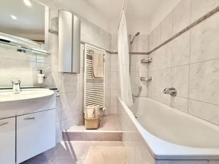 Familienfreundliche und gemütliche 3.5 Wohnung mit Garten - Photo 4