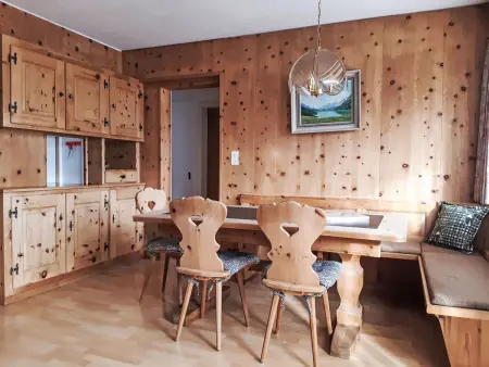 Chesa Suot Rövens, Appartement 5 personnes à Samedan - Photo 2