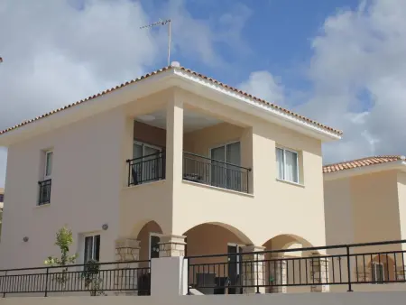 Modernes Ferienhaus mit Pool in Tremithousa, Maison 4 personnes à Mesoyi - Photo 1