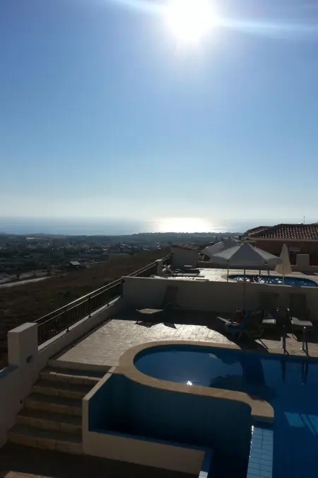 Modernes Ferienhaus mit Pool in Tremithousa, Maison 4 personnes à Mesoyi - Photo 2