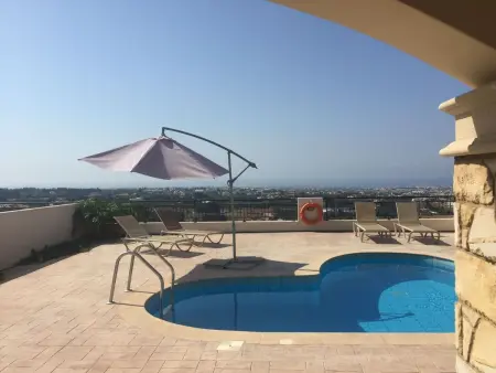 Modernes Ferienhaus mit Pool in Tremithousa, Maison 4 personnes à Mesoyi - Photo 3