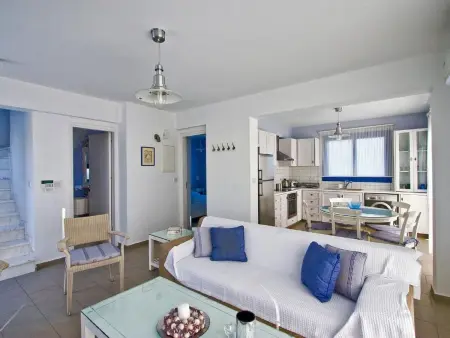 mit Garten, Grill und Terrasse, Maison 7 personnes à Agios Georgios Pegeias - Photo 1