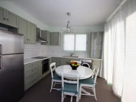 mit Garten, Grill und Terrasse, Maison 7 personnes à Agios Georgios Pegeias - Photo 7
