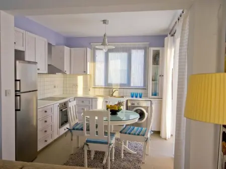 mit Garten, Grill und Terrasse, Maison 7 personnes à Agios Georgios Pegeias - Photo 8