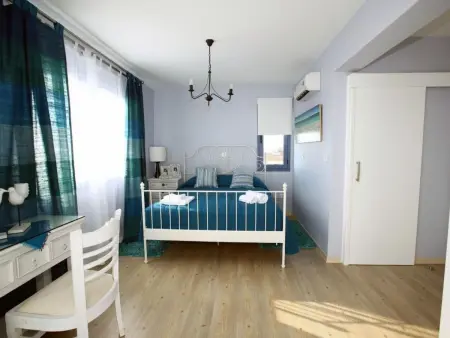 mit Garten, Grill und Terrasse, Maison 7 personnes à Agios Georgios Pegeias - Photo 13