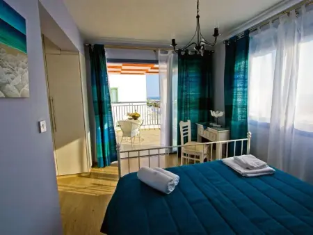 mit Garten, Grill und Terrasse, Maison 7 personnes à Agios Georgios Pegeias - Photo 18