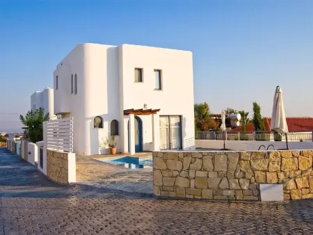 mit Garten, Grill und Terrasse, Maison 7 personnes à Agios Georgios Pegeias - Photo 26