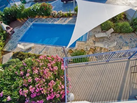 mit Garten, Grill und Terrasse, Maison 7 personnes à Agios Georgios Pegeias - Photo 29