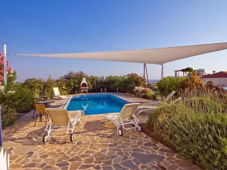 mit Garten, Grill und Terrasse, Maison 7 personnes à Agios Georgios Pegeias - Photo 30
