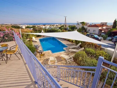 mit Garten, Grill und Terrasse, Maison 7 personnes à Agios Georgios Pegeias - Photo 31
