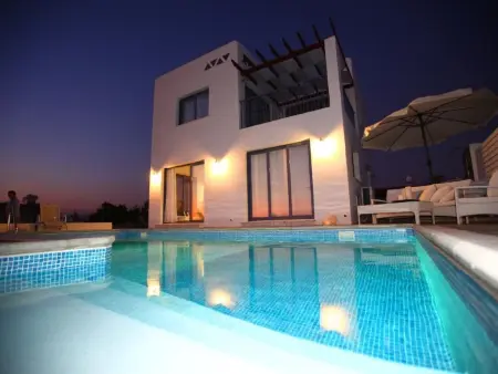mit Garten, Grill und Terrasse, Maison 7 personnes à Agios Georgios Pegeias - Photo 36