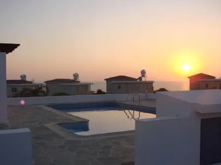 mit Garten, Grill und Terrasse, Maison 7 personnes à Agios Georgios Pegeias - Photo 39