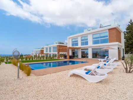 Luxuriöse Villa mit 4 Schlafzimmern, privatem Pool und Whirlpool - Photo 6