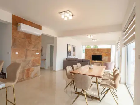 Luxuriöse Villa mit 4 Schlafzimmern, privatem Pool und Whirlpool - Photo 16