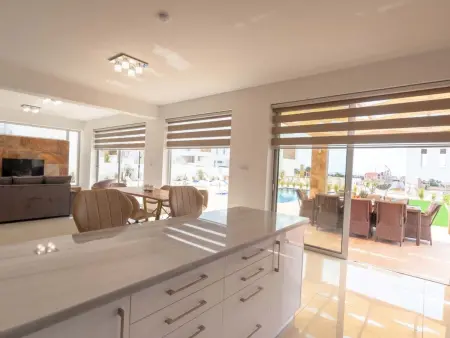 Luxuriöse Villa mit 4 Schlafzimmern, privatem Pool und Whirlpool - Photo 20