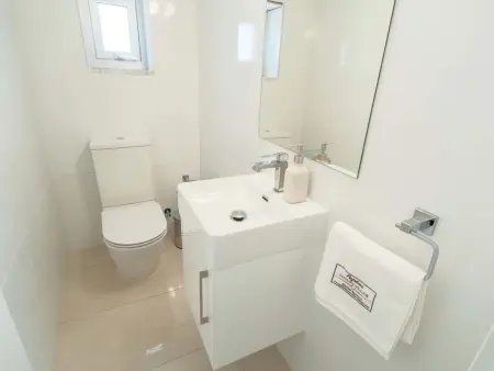 Luxuriöse Villa mit 4 Schlafzimmern, privatem Pool und Whirlpool - Photo 23