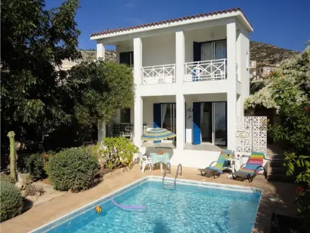 Iptamena  mit Blick auf das Wasser, Maison 6 personnes à Peyia - Photo 2